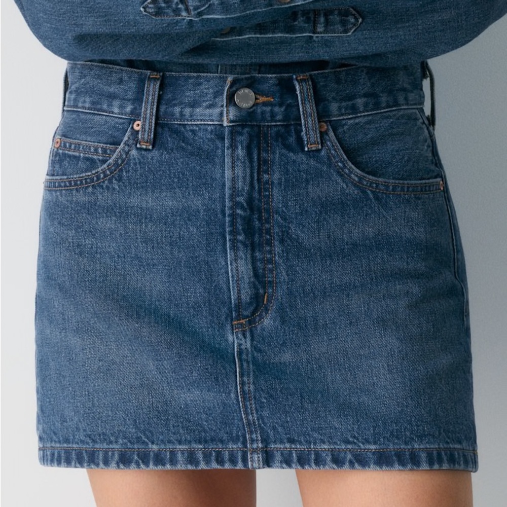 Aritzia Denim Forum ‘The 90s Ricci’ Denim Skirt size 26